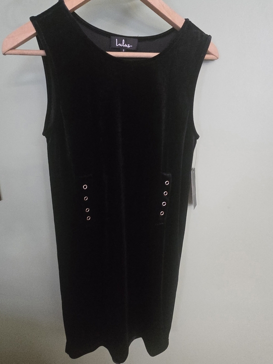 Lulus Dresses & Skirts - Lulu's Black Velvet Sleeveless Midi Shift Dress with Grommet Details